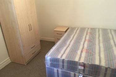 2 bed flat, High Street, Near university, Portsmouth, PO12HS - Image 8